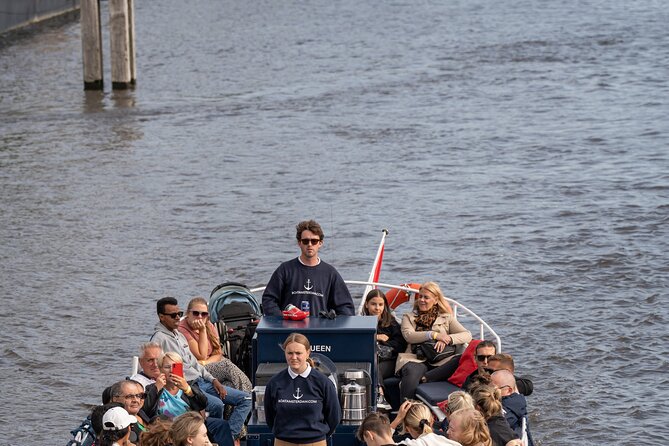 Amsterdam Canal Cruise with Live guide & Two drinks - Central St. - What the live guide covers on the Old City Centre route