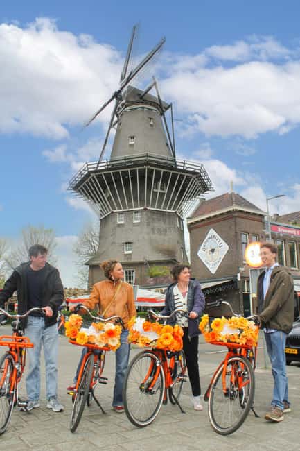 Amsterdam: Cheese Tasting, Windmill & Countryside Bike Tour - The farm stop at Dikhoeve Kaas V.O.F.: cheese, milk, and baby lamb time
