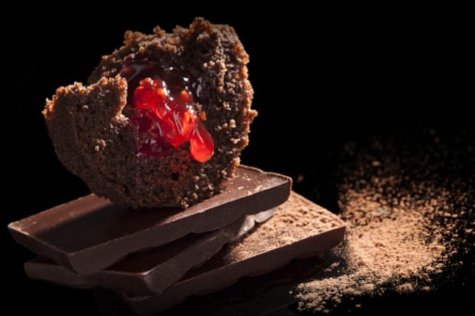 Amsterdam: Chocolate Fondue in the Dark - Private Table Service by Blind or Visually Impaired Staff