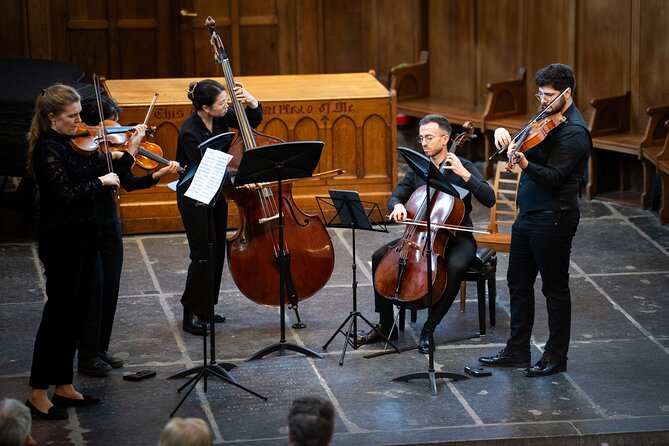 Amsterdam: Christmas Concert of Vivaldi, Mozart, Bach & more - What You’ll Hear: The One-Hour Program of Vivaldi, Mozart, Bach, and More