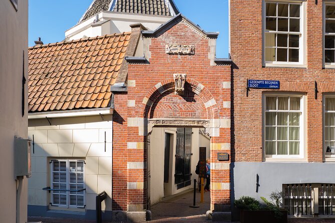 Amsterdam: Christmas Concert of Vivaldi, Mozart, Bach & more - How to Plan the Walk to the Begijnhof Venue (So You Actually Arrive On Time)