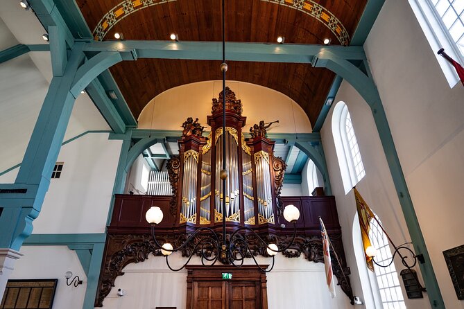 Amsterdam: Christmas Concert of Vivaldi, Mozart, Bach & more - The Performers: Amsterdam Gala Orchestra, Soprano, and Violin Soloist