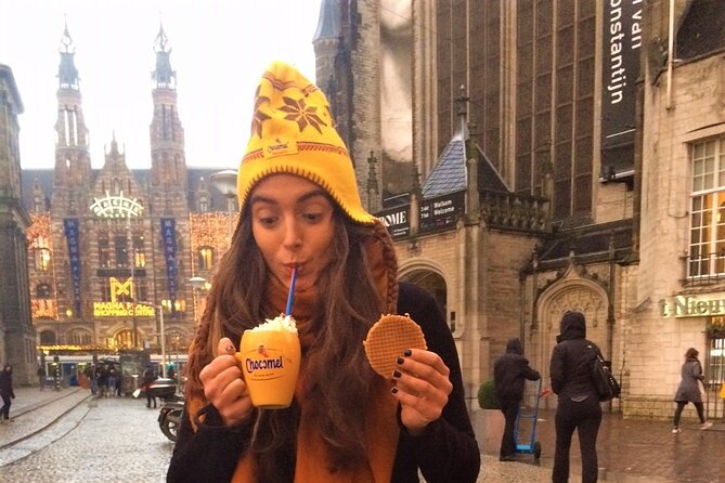 Amsterdam Christmas Walk with hot drink and Dutch treat - Price and value: what $42.14 really covers