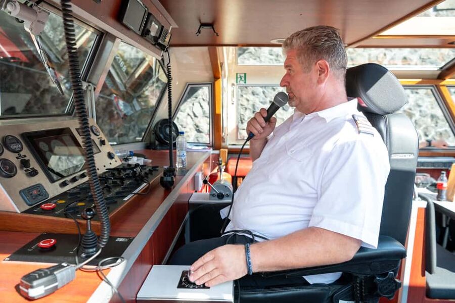 Amsterdam: City Canal Cruise and Rijksmuseum - The 75-minute UNESCO canal cruise: audio in 19 languages