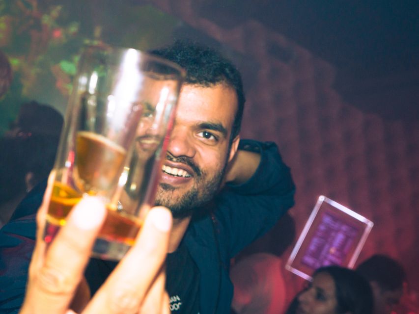 Amsterdam: City Center Bar Crawl and Nightlife Experience - Should you book this Amsterdam pub crawl?
