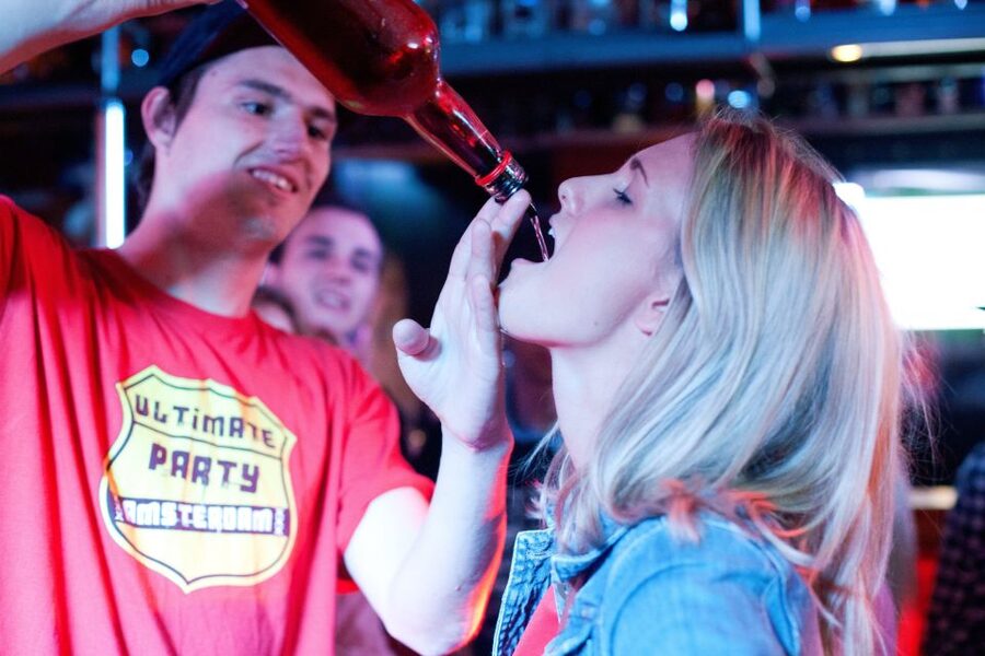 Amsterdam: City Center Bar Crawl and Nightlife Experience - Is this crawl for you? Who gets the best night out
