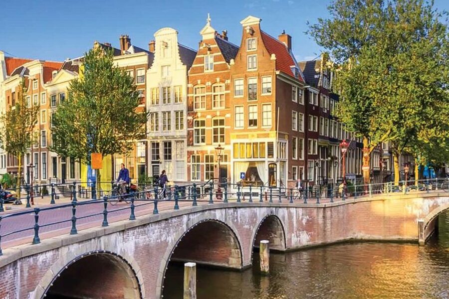 Amsterdam City Center Guided Walking Tour - 12 guests 2,5h - Key highlights worth waking up for