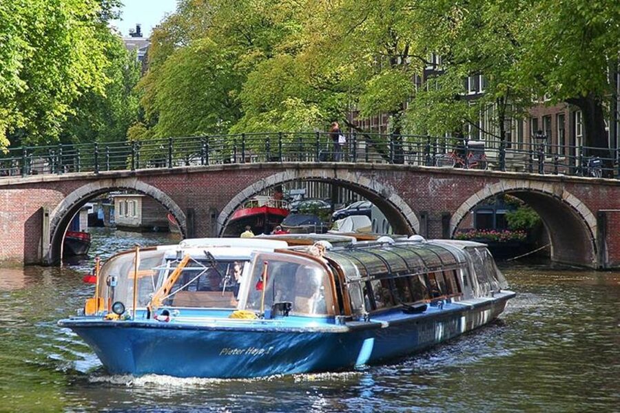Amsterdam City Center Guided Walking Tour - 12 guests 2,5h - Nieuwmarkt, Chinatown area, and the Jewish Quarter: neighborhoods with clear edges