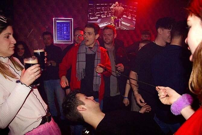 Amsterdam: City Centre Bar Crawl and Nightlife Experience - Wearing the Right Stuff for the Final Nightclub in Rembrandt Square