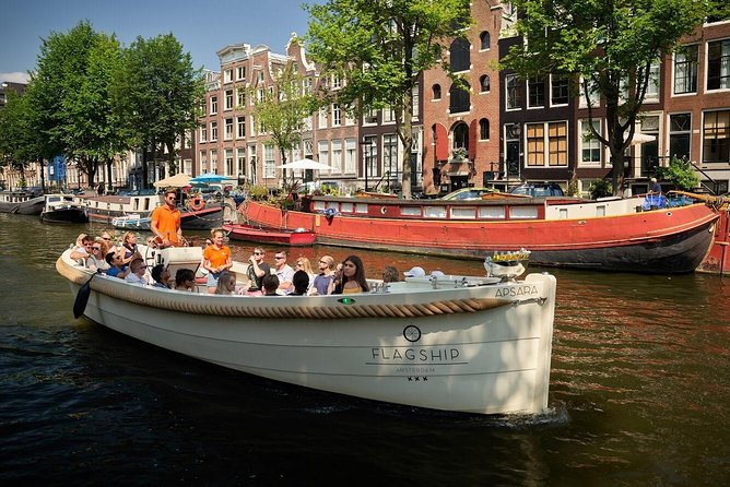 Amsterdam city cruise - Why this 1-hour canal cruise is a smart Amsterdam primer