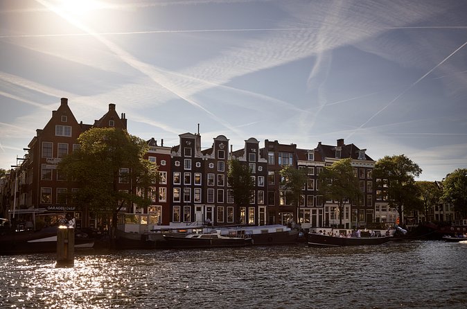Amsterdam city cruise - Chilly on the water: rain cover, clothing, and the no-stress attitude