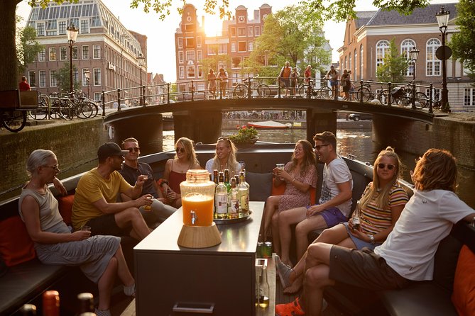 Amsterdam city cruise - The price is $26.56, so what are you actually buying?