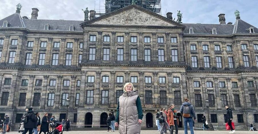 Amsterdam: City Highlights Walking Tour - Beurs van Berlage: Amsterdam’s money, architecture, and the first stock exchange