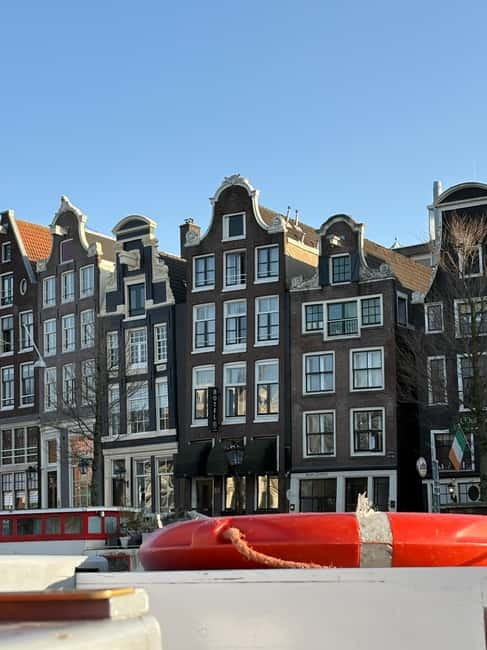 Amsterdam: City Tour in German - Canals, street art, and the look of Amsterdam neighborhoods