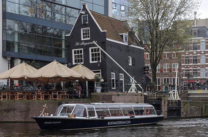 Amsterdam Classic Canal Cruise with Live Guide - Practical tips so you do not miss the boat