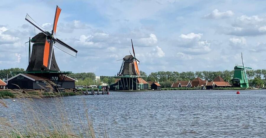 Amsterdam: Countryside Bike Tour and Zaanse Schans Windmills - Riding Through Monet’s Wetlands and the Back Roads by Domineestuin