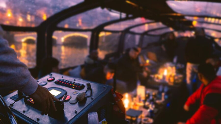Amsterdam: Covered Canal Booze Cruise with Unlimited Drinks - Covered Boat Comfort and Optional Unlimited Beer, Wine, Soda