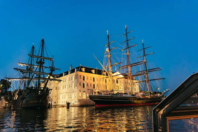 Amsterdam: Cozy Cheese & Wine Cruise Tasting Experience - Should you book this cheese and wine cruise?