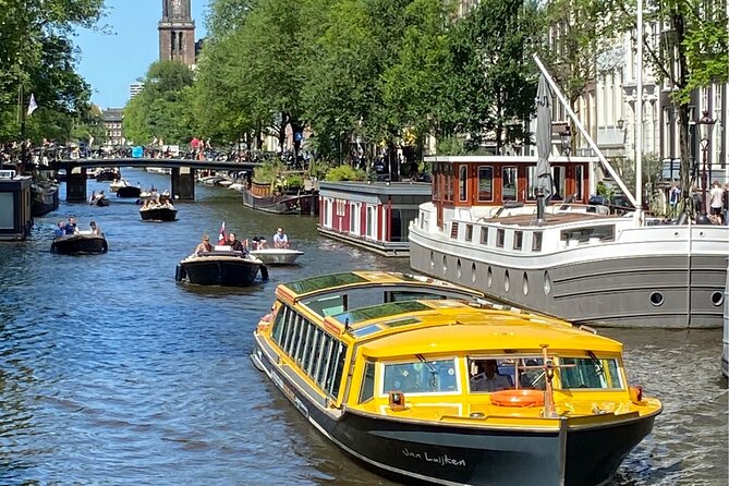 Amsterdam Dinner Cruise With Burger and Drink - Menu and meal reality: burger, drink, and the vegetarian falafel option