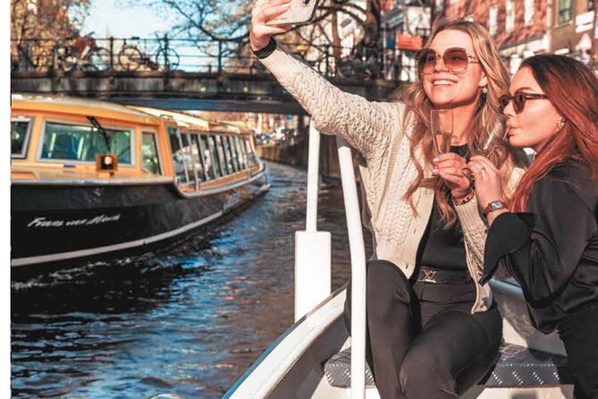 Amsterdam Dinner Cruise With Burger and Drink - Why the skipper stories matter more than you think