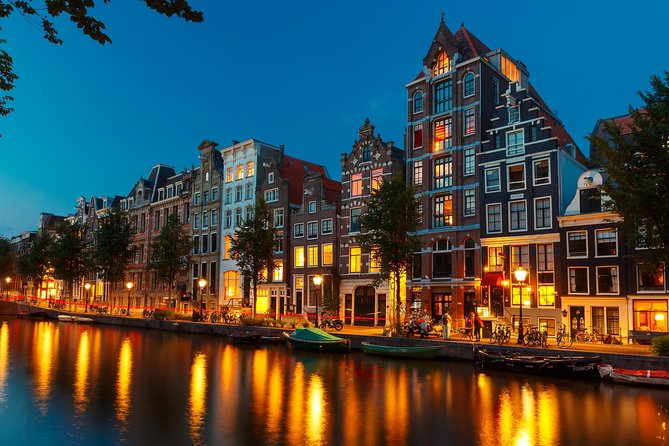Amsterdam Evening Canal Cruise with Live Guide and Onboard Bar - The route you’ll see: from UNESCO canal streets to major landmarks
