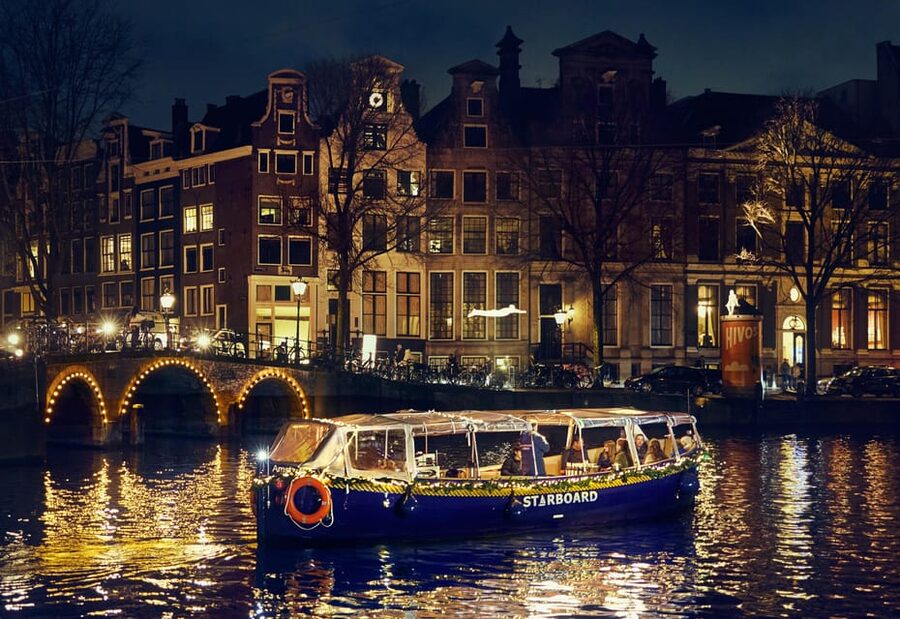 Amsterdam: Evening Candle Light Cruise With Wine & Cheese - Should You Book This Candlelight Canal Cruise?