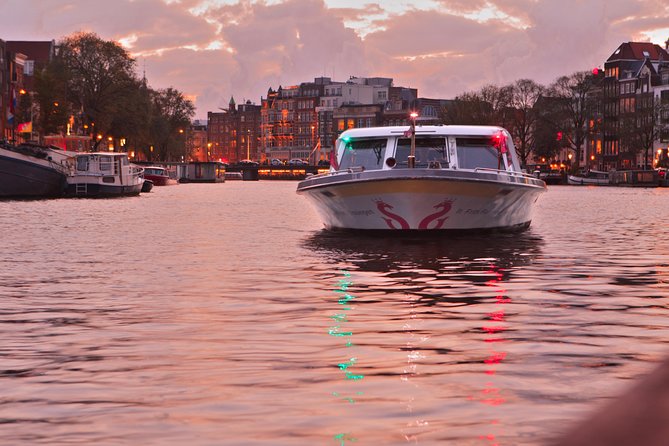Amsterdam Evening Cocktail Cruise with snacks - Price and value: what 40.44 really gets you