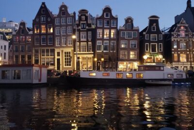 Amsterdam Evening Cosy & Small Cruise & Drinks and Bites – Sunset