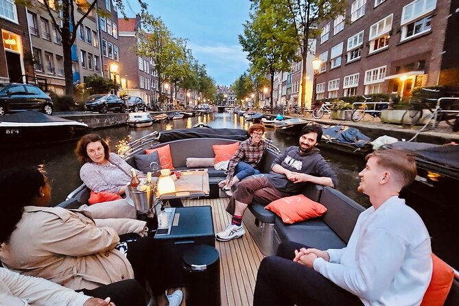Amsterdam Evening Cruise in Small Group - Why an evening open-boat cruise makes Amsterdam feel different
