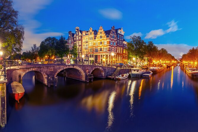 Amsterdam Evening Cruise with Onboard Bar - A 1-hour Amsterdam evening cruise with an electric-quiet twist