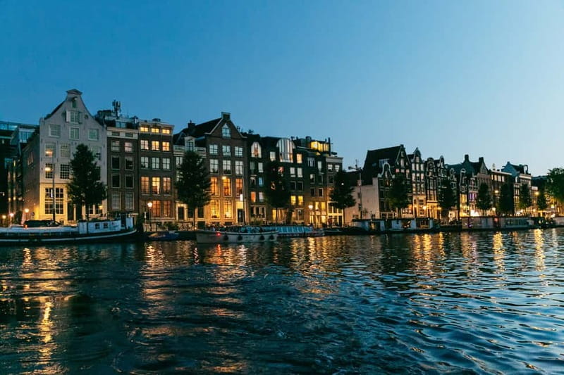 Amsterdam: Evening Cruise with Optional Wine and Snacks - Key Takeaways Before You Board