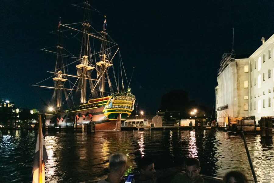 Amsterdam: Evening Cruise with Optional Wine and Snacks - Should You Book This Amsterdam Night Canal Cruise?