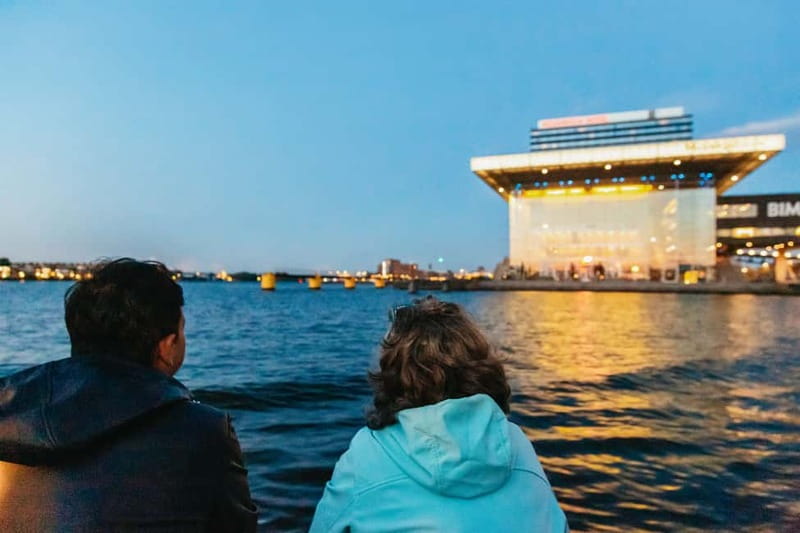 Amsterdam: Evening Cruise with Optional Wine and Snacks - Comfort on the Water: Heating, Toilets, and Night Timing