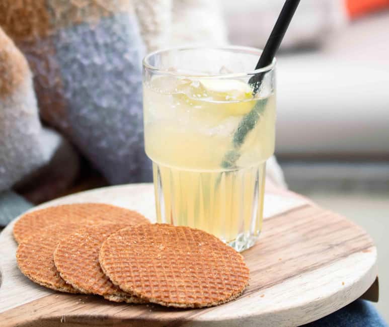 Amsterdam: Evening Lights Cruise incl. Cocktail & Waffle - Quick hits to know before you go