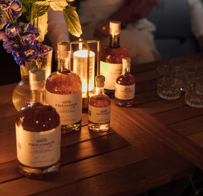 Amsterdam: Evening Lights Cruise incl. Cocktail & Waffle - Crew style, fun touches, and photo-friendly moments