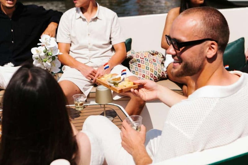 Amsterdam Evening (Sunset) Canal Cruise w/ optional drinks - Price and value: is $23 for a 1-hour cruise a fair deal?