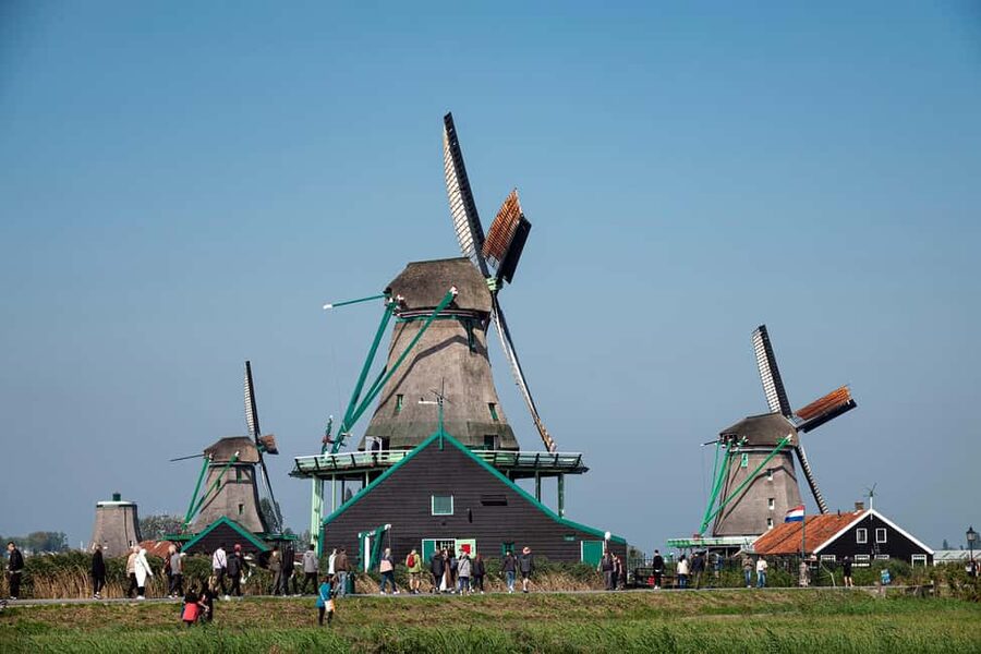 Amsterdam: Experience Zaanse Schans Windmills & Cheese Farm - The luxury coach and what it actually means for you