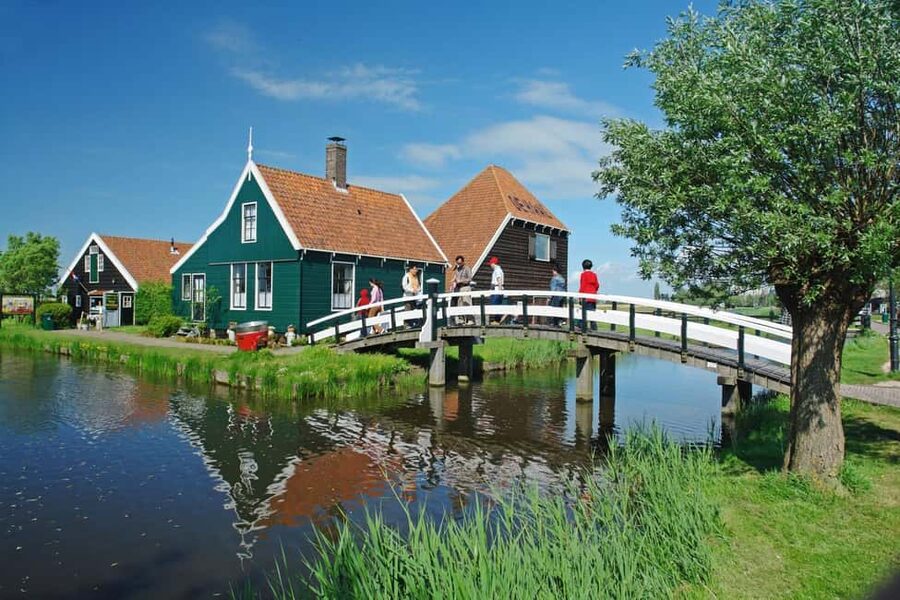 Amsterdam: Experience Zaanse Schans Windmills & Cheese Farm - Timing reality check: two hours on-site can be perfect or rushed