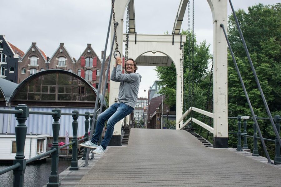 Amsterdam: Explore the City Highlights by Bike - Canal Belt classics: from Oosterdokseiland to photo stops on the water