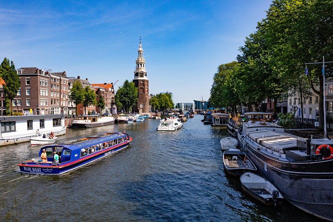 Amsterdam Family-Friendly Canal Cruise with Snackbox Option - Audio commentary in 20 languages, and why the captain can still matter