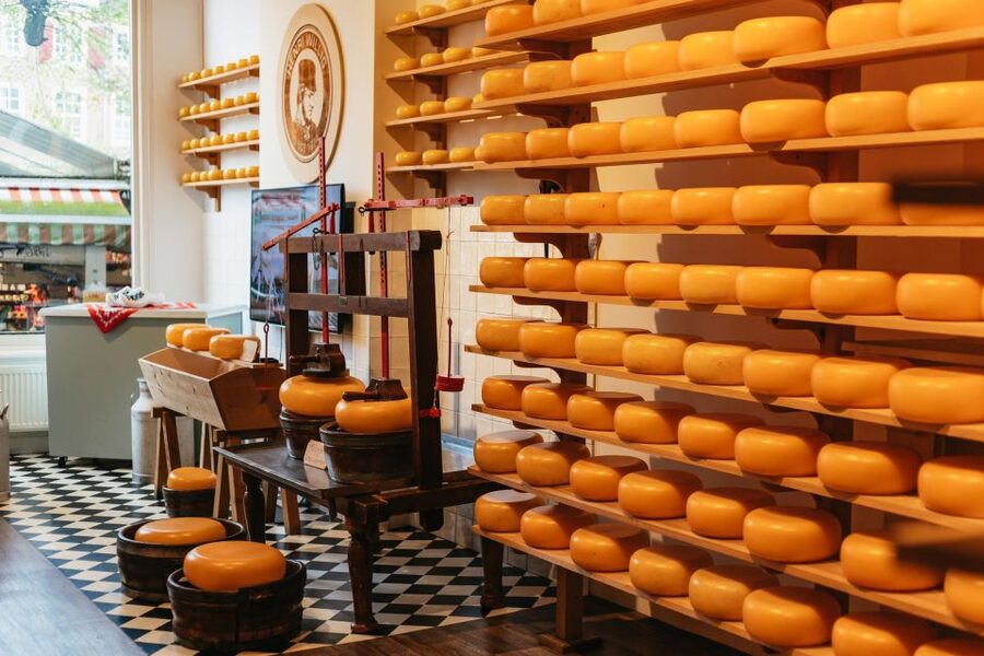 Amsterdam: Food and Culture Walking Tour with Tastings - Jordaan neighborhood, where the Dutch snacks feel like they belong