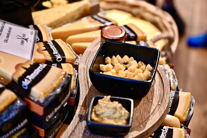 Amsterdam Food Tour of 10+ Local Classic Tastings in Jordaan Area - Stamppot and the hearty side of Dutch eating