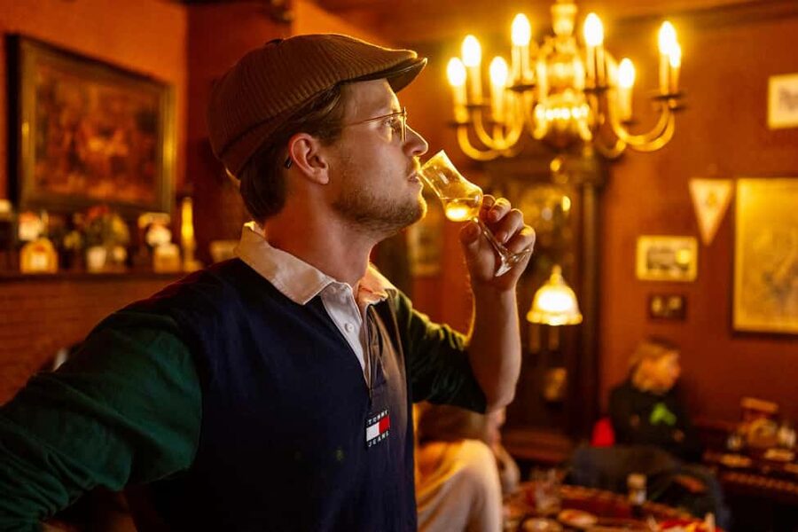 Amsterdam: Food Tour with Drinks by Spui, Canals and Jordaan - Where it starts: Gastrovino on Spui Square (and why that matters)