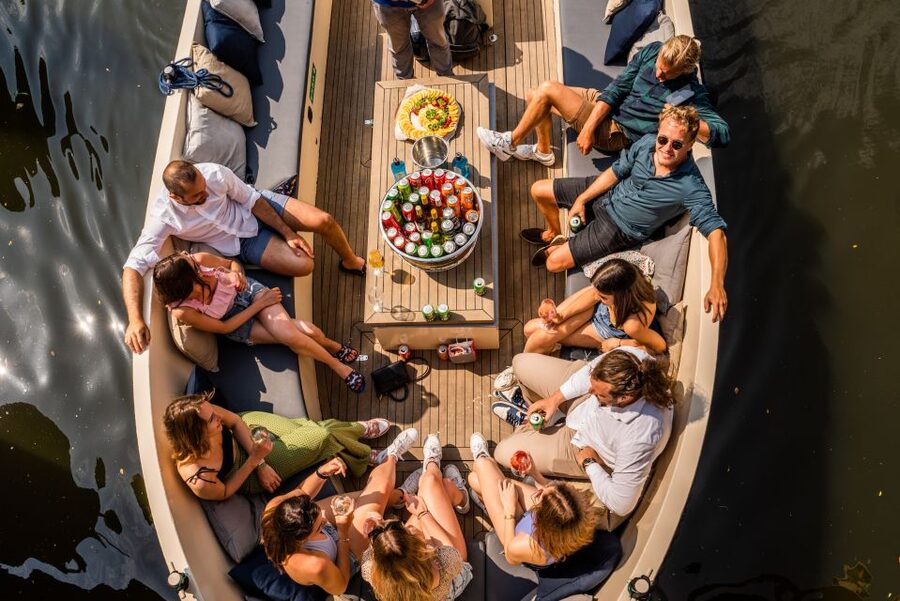 Amsterdam: German Guided Canal Cruise with on Board Bar - Language, timing, and the one thing to watch closely