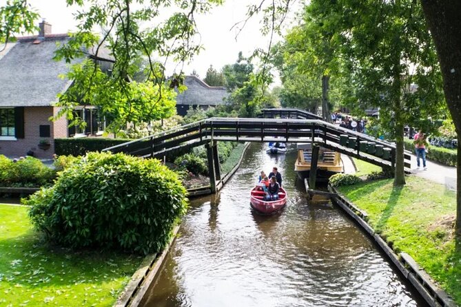 Amsterdam: Giethoorn Tour Scenic Cruise, Cheese & Free Time - Key highlights you will actually use