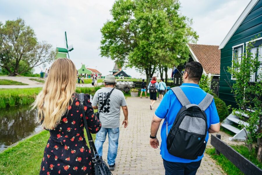 Amsterdam: Giethoorn, Volendam, and Zaanse Schans Tour - The Guide Factor: Igor, Antonis, Egor, and the Timing That Makes It Feel Easy