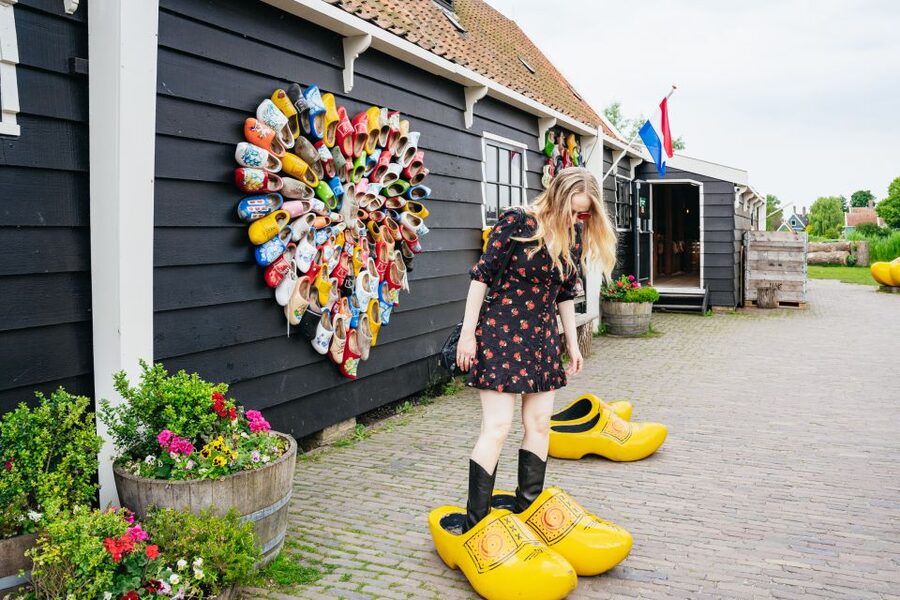 Amsterdam: Giethoorn, Volendam, and Zaanse Schans Tour - Meeting Point and the Pace From Amsterdam