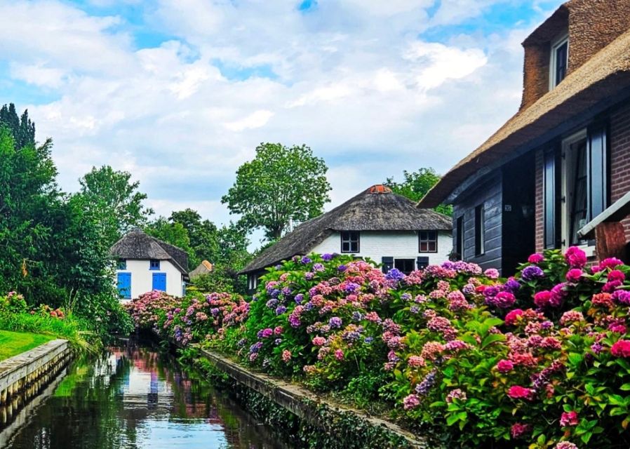Amsterdam: Giethoorn, Zaandam & Zaanse Schans Tour w/ Pickup - World of Windmills Photo Stop: Grab the Classic Angles