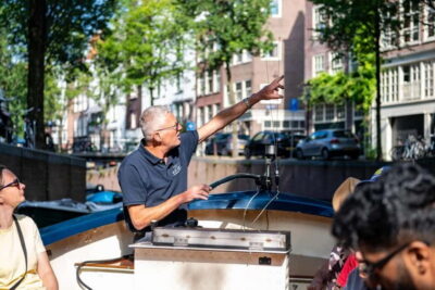 Guided City Highlights Open Boat Canal Cruise