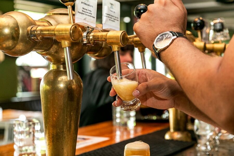 Amsterdam: Guided Craft Beer Brewery Bus Tour with Tastings - Getting to the bus without stress (Central Station to Overhoeksplein)